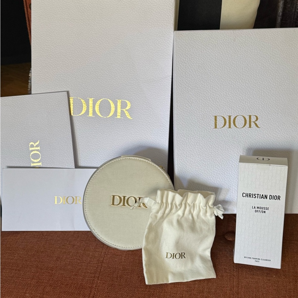 7 pc Dior White Pkg w Foaming Cleanser Box, Bag, Pouch